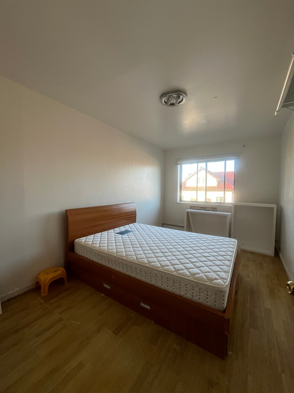 40-29 191st St in Queens, NY - Foto de edificio - Building Photo