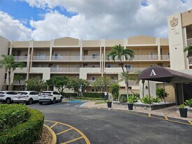 7843 Granville Dr in Tamarac, FL - Building Photo