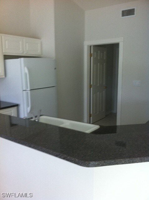 1401 SW 1st Pl in Cape Coral, FL - Building Photo