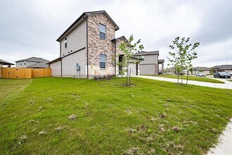 204 Lily Pond Trl in San Marcos, TX - Building Photo - Building Photo