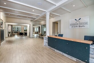 Summer House at Lake Apopka in Apopka, FL - Foto de edificio - Building Photo