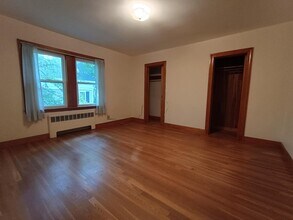 77 Forest St, Unit 2 in Medford, MA - Building Photo - Building Photo
