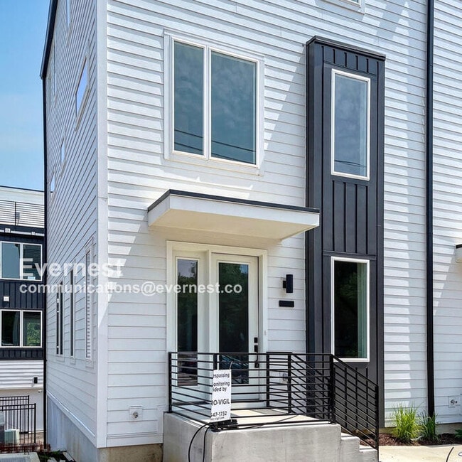 property at 2206 Buena Vista Pike