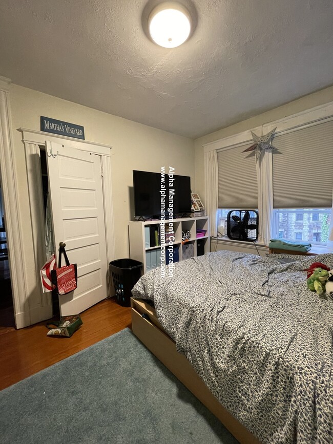 212 Winthrop Rd, Unit 38 in Brookline, MA - Building Photo - Building Photo