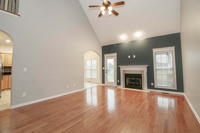 1540 Edgewater Ln in Clarksville, TN - Building Photo - Building Photo