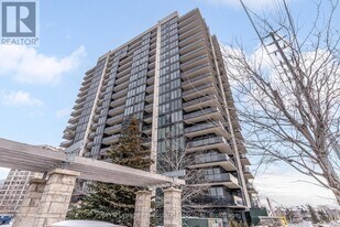 1035 Southdown Rd in Mississauga, ON - Building Photo