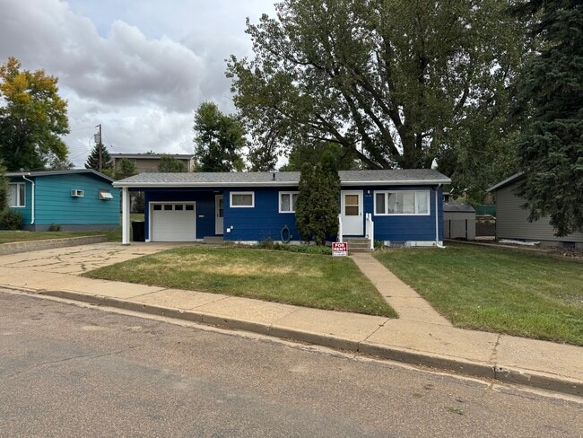 property at 1038 Lincoln St