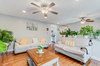 2340 Portsmouth Ct in Aurora, IL - Building Photo - Building Photo