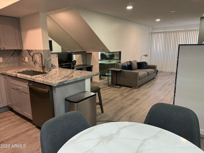 property at 1820 E Morten Ave