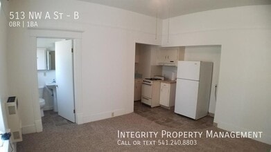 513 NW A St in Grants Pass, OR - Building Photo - Building Photo