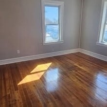 25 Saxon St, Unit 2 in Fall River, MA - Building Photo - Building Photo