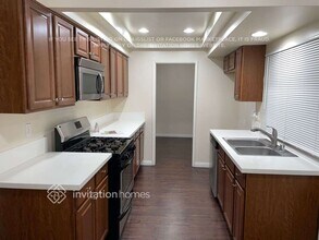 19359 Green Mountain Dr in Santa Clarita, CA - Foto de edificio - Building Photo