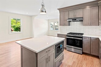 15 Tildean Ln in Bayville, NY - Building Photo - Building Photo
