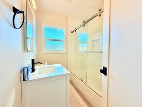 5602-5604 Verdura Ave in Lakewood, CA - Building Photo - Building Photo