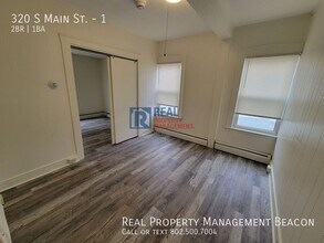 320 S Main St in Hartford, VT - Building Photo - Building Photo