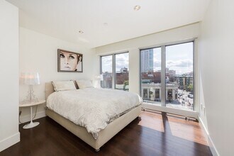360 Newbury St, Unit 407 in Boston, MA - Building Photo - Building Photo
