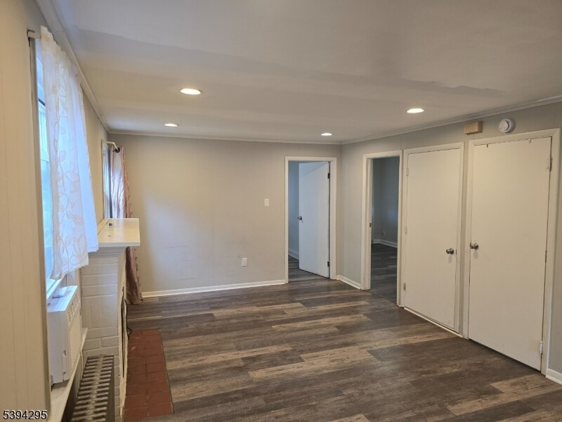 38 Hamilton Rd in Hillsborough Township, NJ - Building Photo