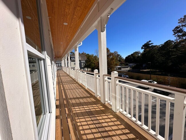 1426 Navaho Trail in Wilmington, NC - Building Photo - Building Photo