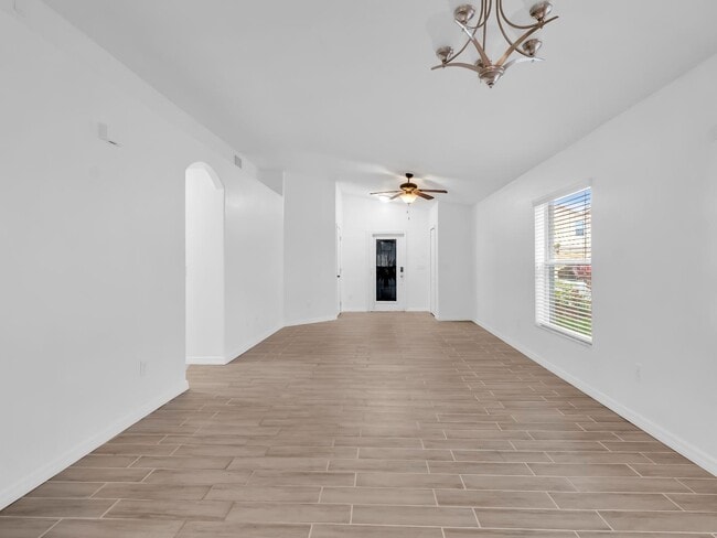 1909 Hawks View Dr in Ruskin, FL - Building Photo - Building Photo