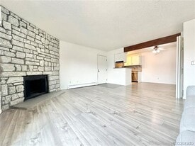 10150 E Virginia Ave in Denver, CO - Building Photo