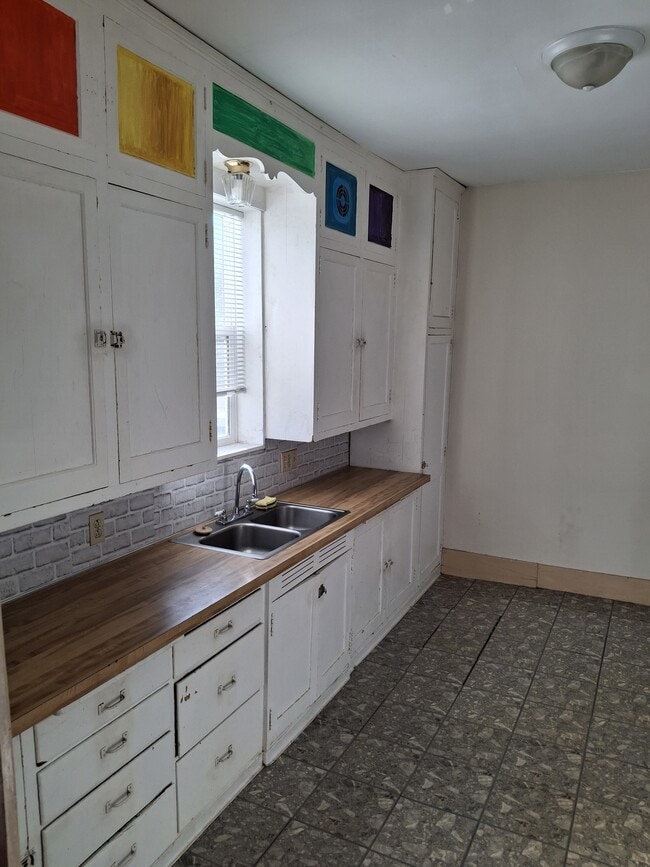 909 S Front St, Unit 1 in Mankato, MN - Building Photo - Building Photo