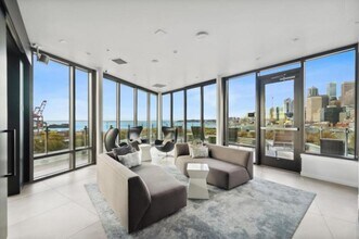 590 1st Ave S in Seattle, WA - Foto de edificio - Building Photo