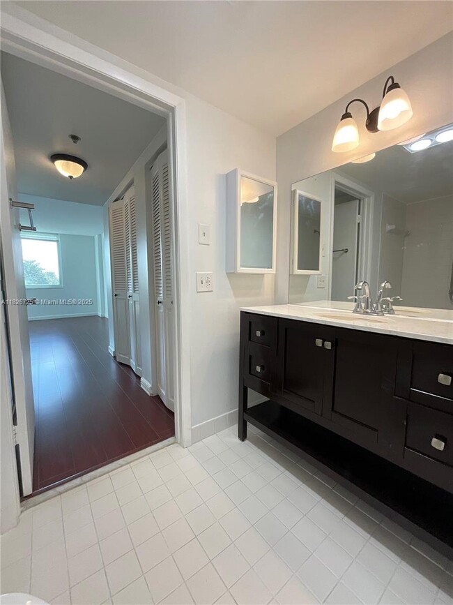 property at 919 Hillcrest Dr