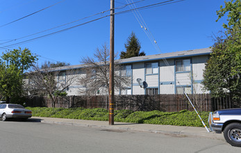 369 Albion Ave in Hayward, CA - Building Photo - Building Photo