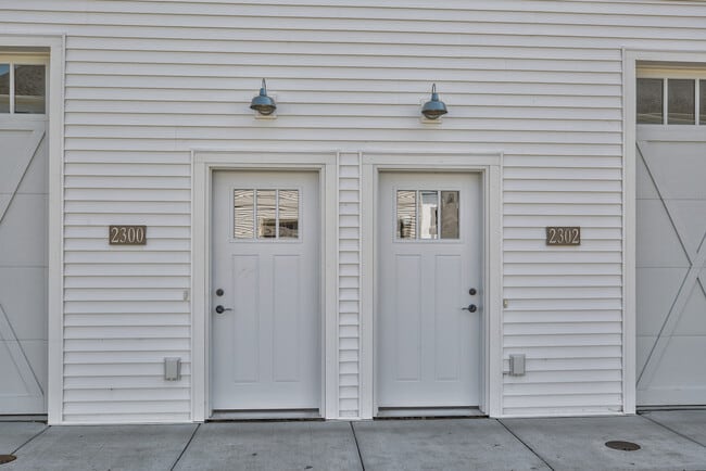 2306 Pleasant Vw Dr in North Mankato, MN - Building Photo - Building Photo