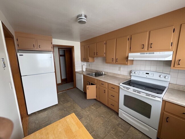 25 King St in Watertown, MA - Building Photo - Building Photo