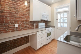 1111 Boylston St, Unit 27 in Boston, MA - Building Photo - Building Photo