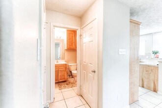 213 Foster St in Tomball, TX - Building Photo - Building Photo