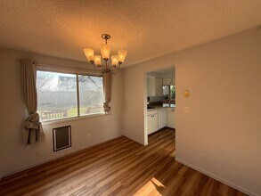 3355 Montebello Ave in Springfield, OR - Building Photo - Building Photo