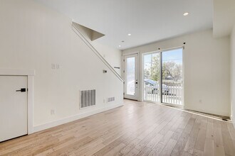 1907 W Elk Pl in Denver, CO - Building Photo - Building Photo