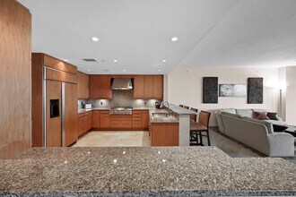 11125 Gulf Shore Dr in Naples, FL - Building Photo - Building Photo