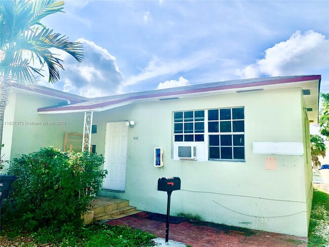 1822 Cleveland St in Hollywood, FL - Building Photo - Building Photo