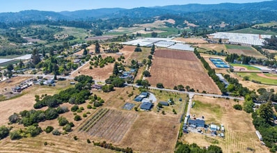 261 Wheelock Rd in Watsonville, CA - Foto de edificio - Building Photo