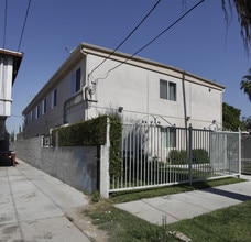 6929 Ben Ave in North Hollywood, CA - Foto de edificio - Building Photo