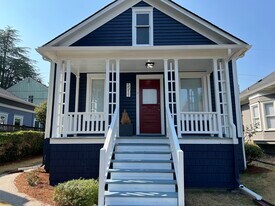 5511 Brooklyn Ave NE in Seattle, WA - Building Photo