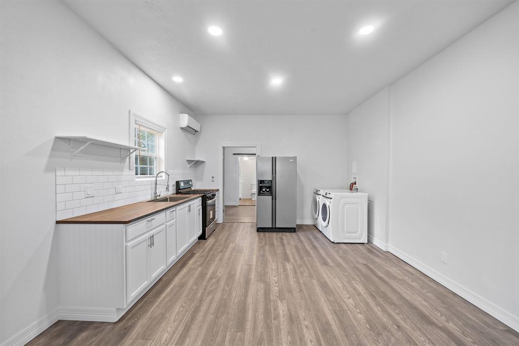 7133 Avenue C Photo