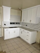 5646 Satsuma Ave, Unit 5646 12 Apartamentos