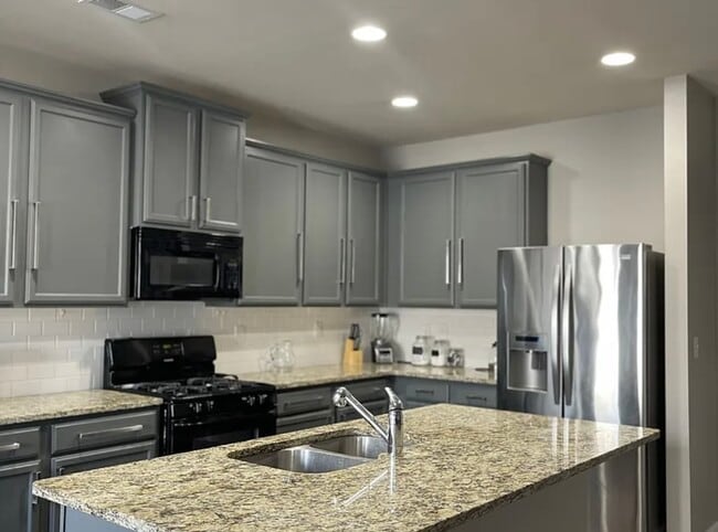 5881 San Gabriel Ln in Atlanta, GA - Building Photo - Building Photo