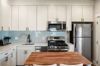 596 E 2nd St, Unit 3 in Boston, MA - Building Photo - Building Photo