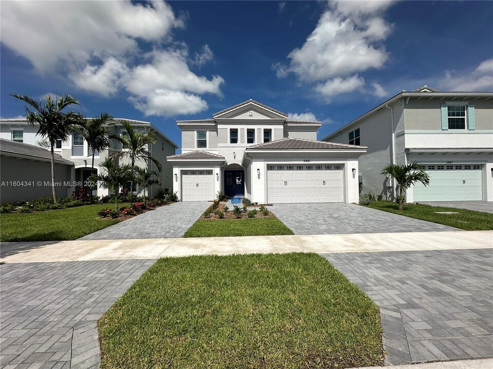 5461 Empire Dr in Westlake, FL - Building Photo