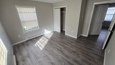 405 Littleton Ave in Newark, NJ - Foto de edificio - Building Photo