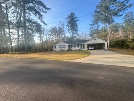 2 W Segrest Ave in Bay Springs, MS - Building Photo