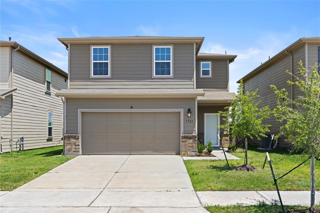 7323 Heath Knl Ln in Houston, TX - Building Photo
