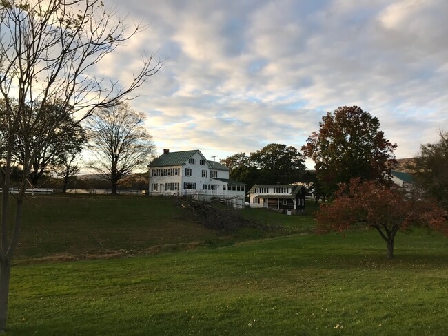 10 Cabin Creek Ln in Bernville, PA - Building Photo - Building Photo