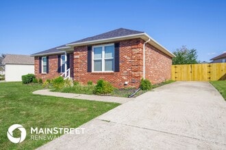 5220 Plume Dr in Louisville, KY - Building Photo - Building Photo