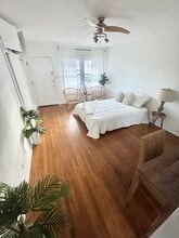 1751 Winona Blvd, Unit 6 in Los Angeles, CA - Foto de edificio - Building Photo